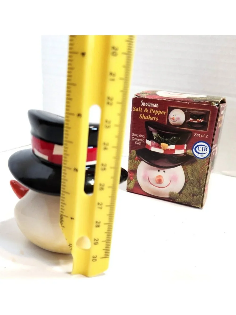 Snowman Christmas Stacking Salt & Pepper Shakers Head & Top Hat Carrot Nose READ